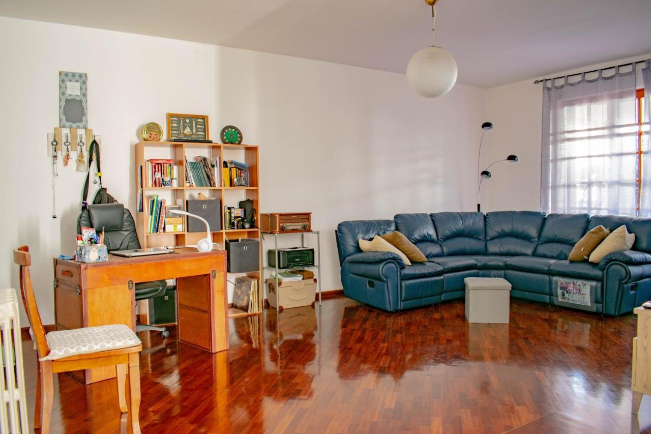 Asherat B&B Carbonia Ngoại thất bức ảnh