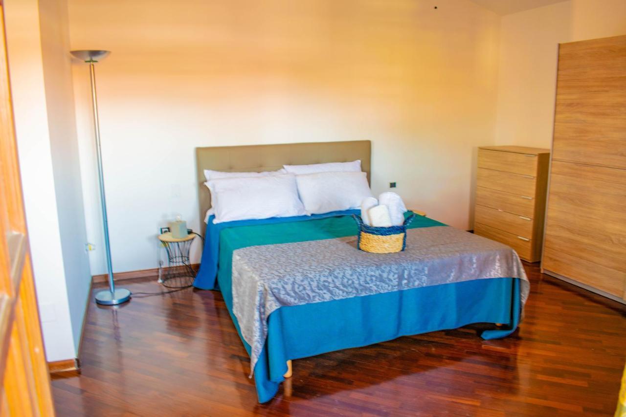 Asherat B&B Carbonia Ngoại thất bức ảnh