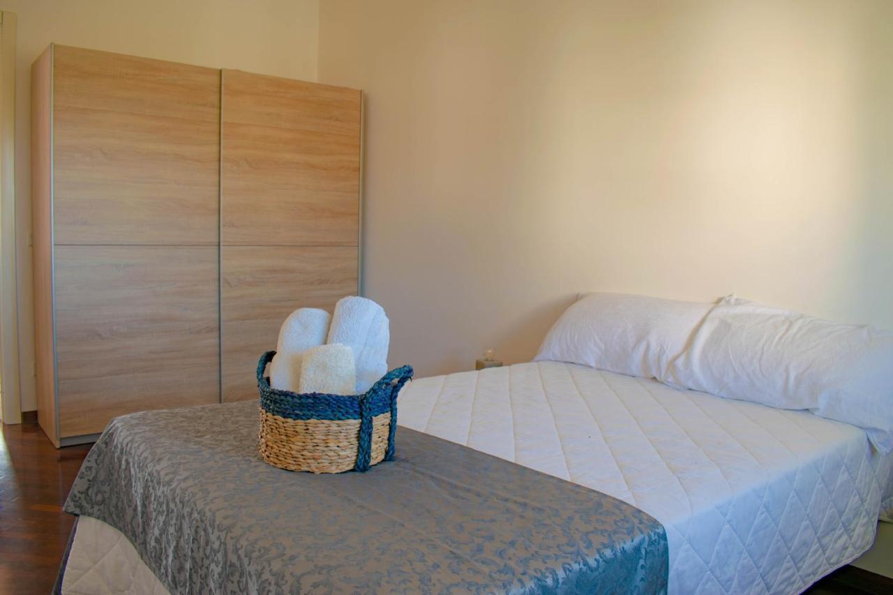 Asherat B&B Carbonia Ngoại thất bức ảnh